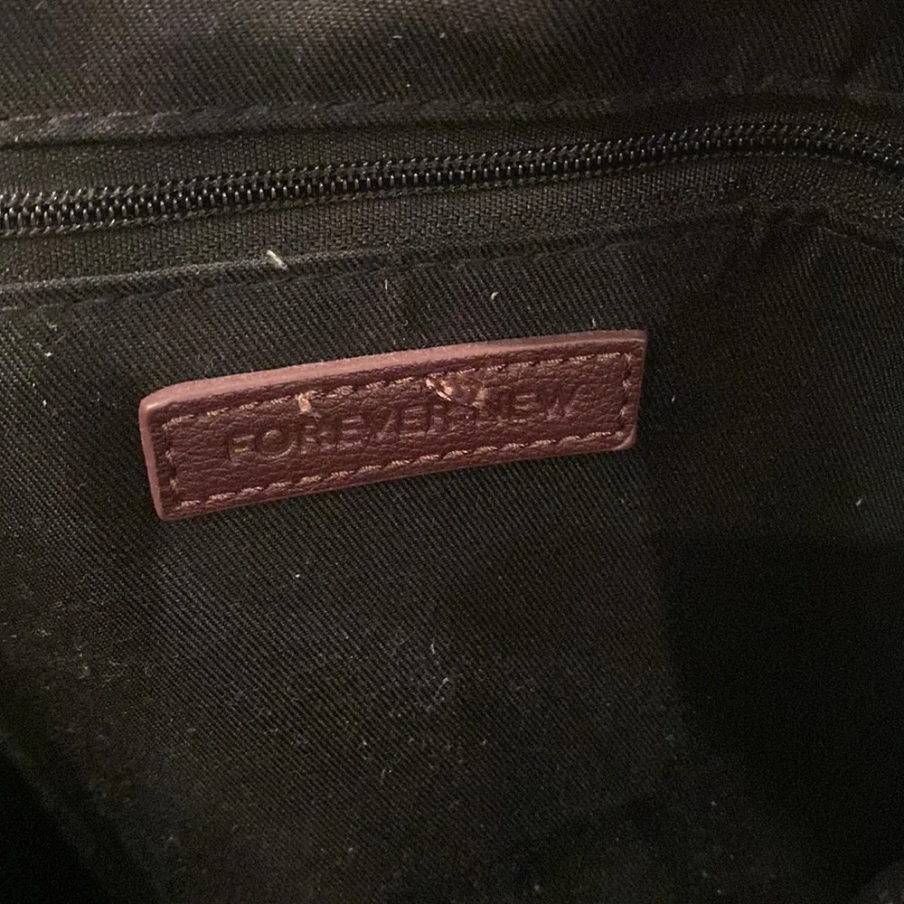 Forever New back pack - Picture 4 of 7